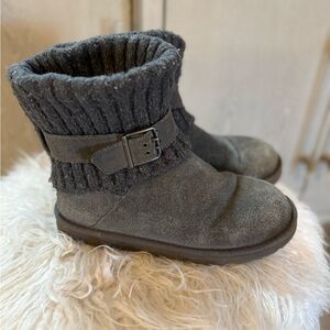 Gray sweater Ugg Boots